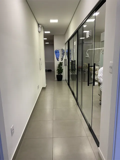 Corredor de acesso aos consultórios